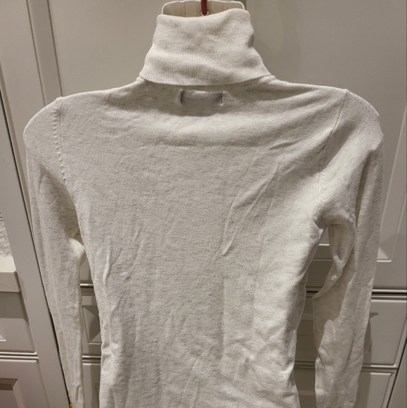 Zara Turtleneck - Picture 2 of 4